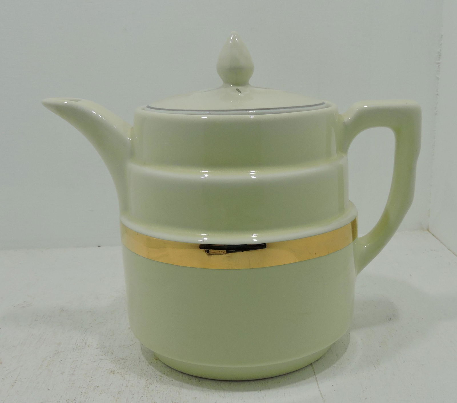 Hall China Clayman coffee pot (1 of 1)