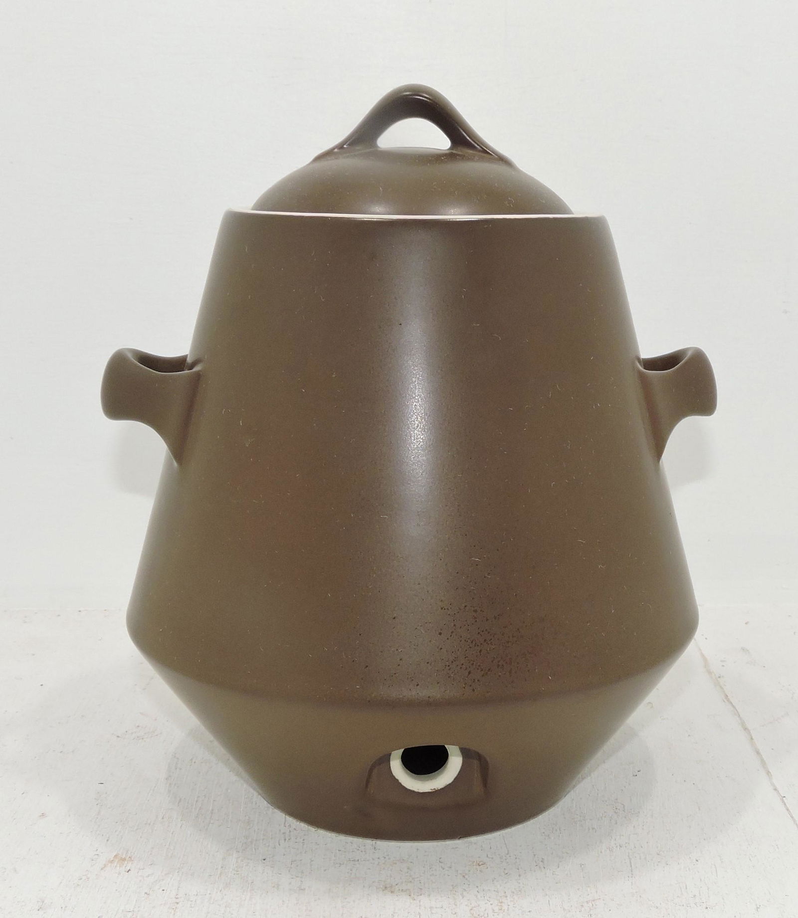 Hall China Flareware dispenser (1 of 1)