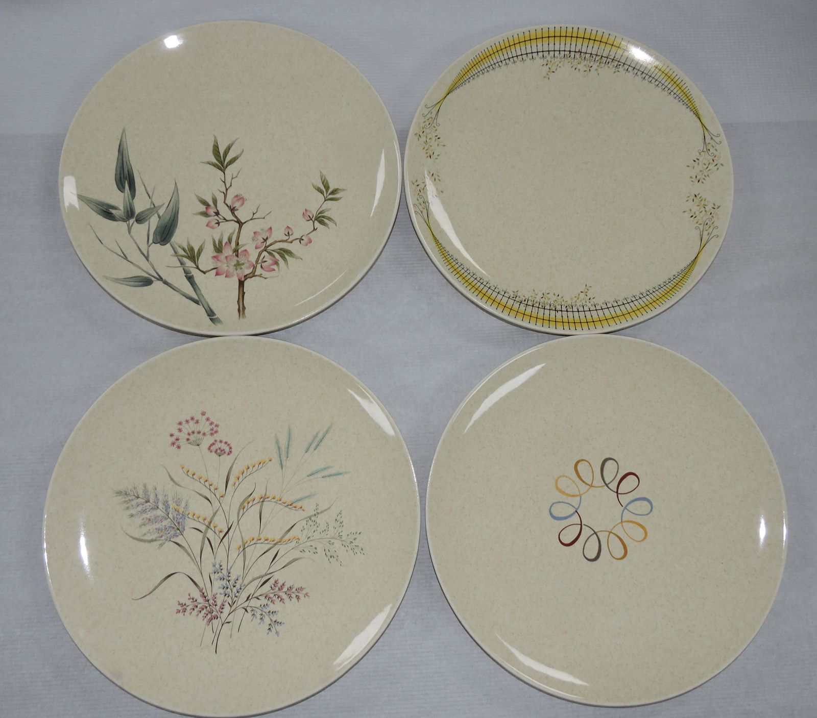 Hall China Eva Zeisel Hallcraft lot: of 4 - 10" sample plates