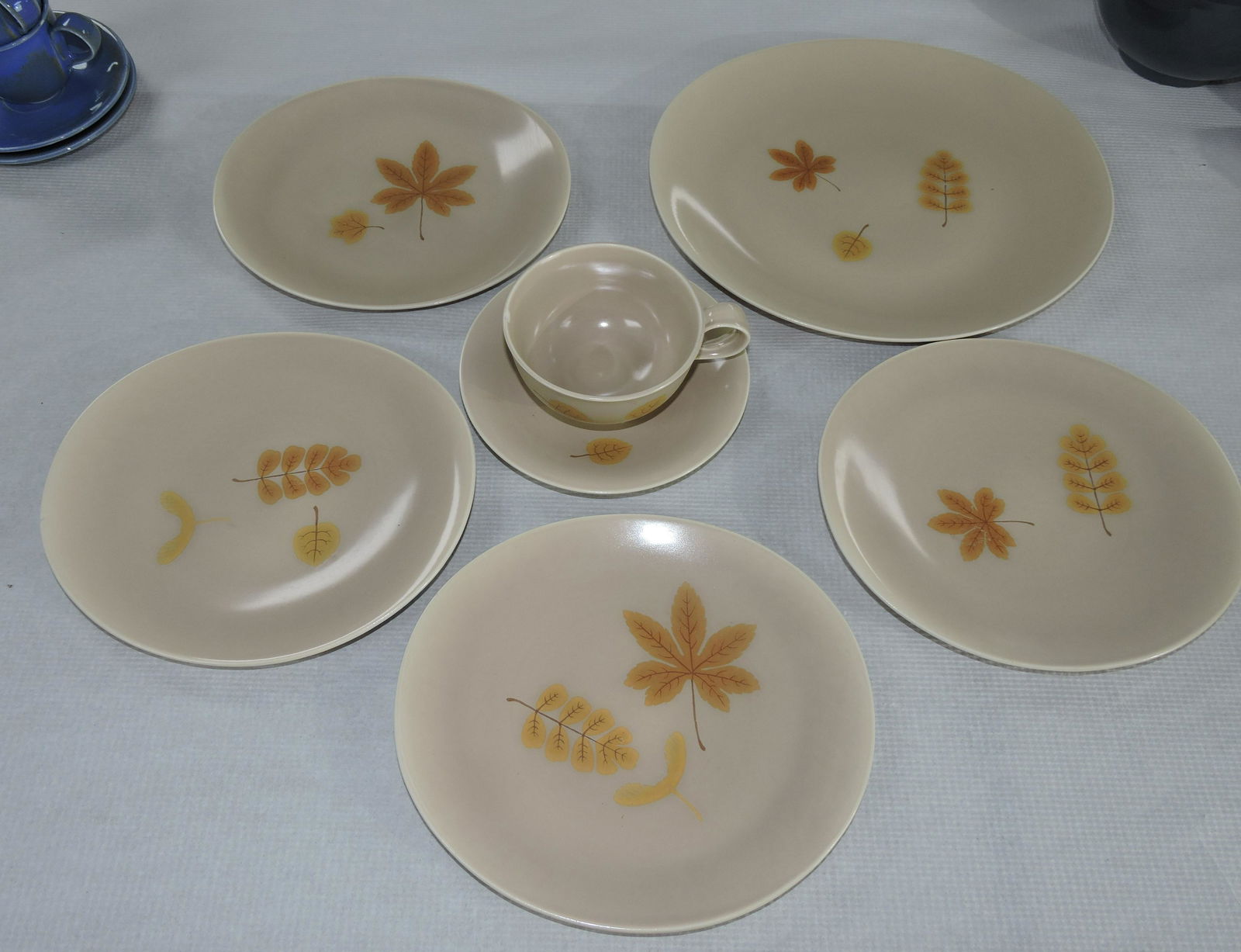 Hall China Eva Zeisel Hallcraft lot: of 7 pieces: 11" oval plate, 4 - 8 1/2" oval plates, cup (chip) and saucer, samples