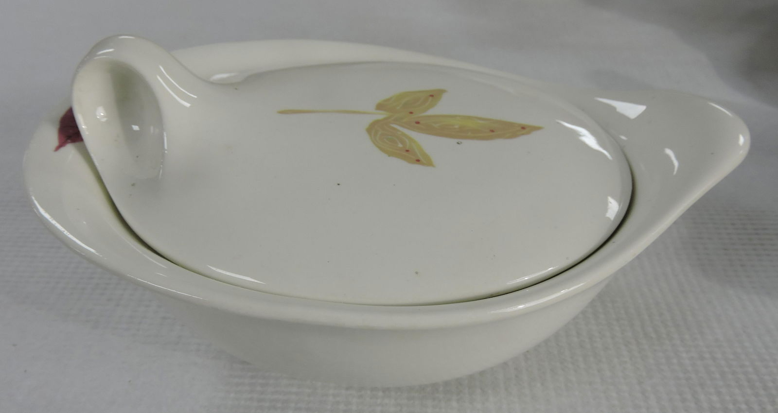 Hall China Eva Zeisel Tomorrow's: Classic Marmite with cover