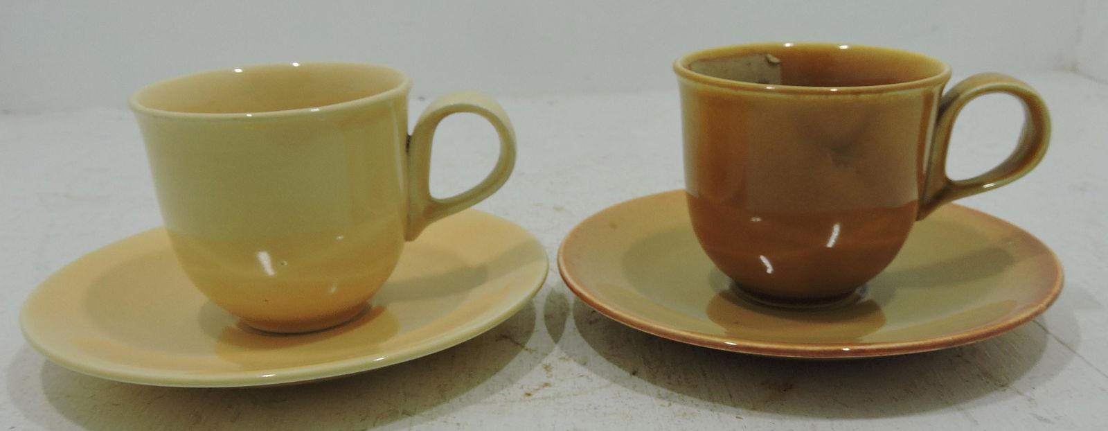Hall China Eva Zeisel Tomorrow's: Classic lot of 2 AD cups & saucers, samples