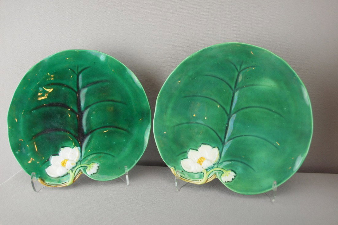 GEORGE JONES pair of pond lily plates, 8 1/4", ni: GEORGE JONES pair of pond lily plates, 8 1/4", nice color
