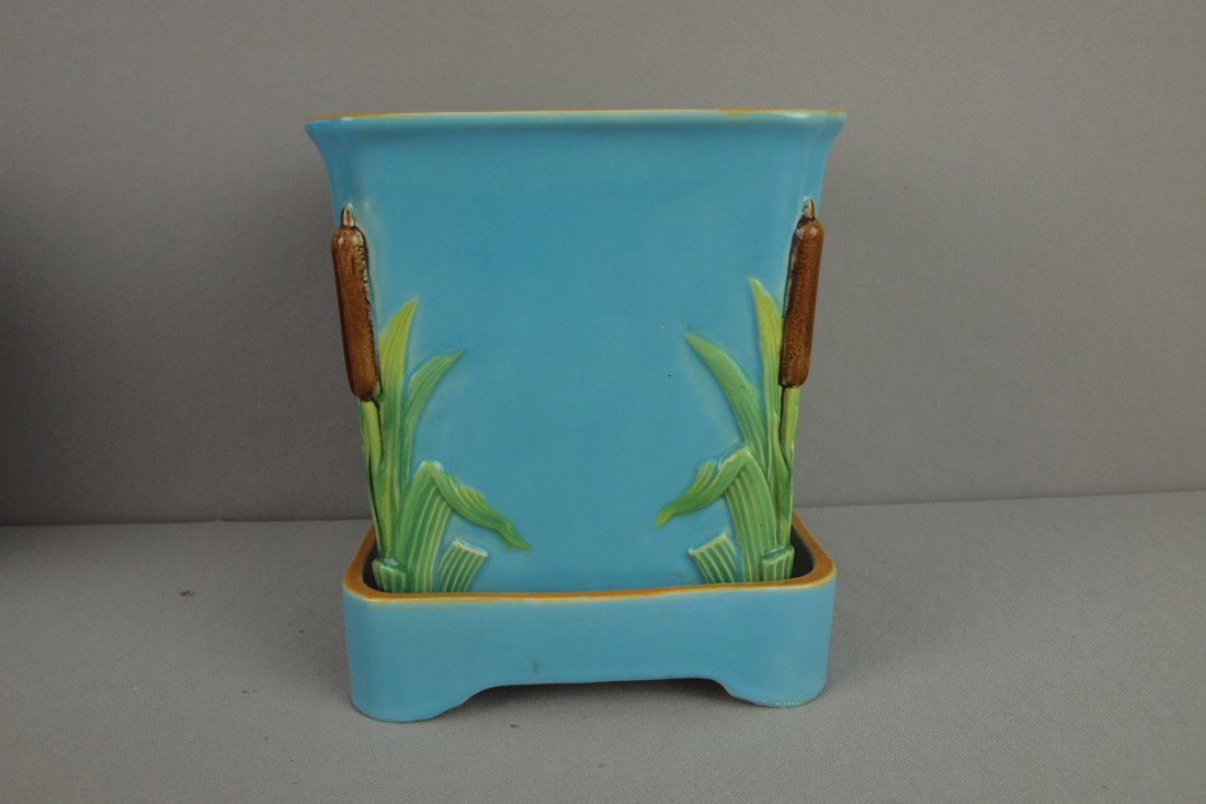 MINTON turquoise majolica bullrush cachepot and s: MINTON turquoise majolica bullrush cachepot and stand, 8"