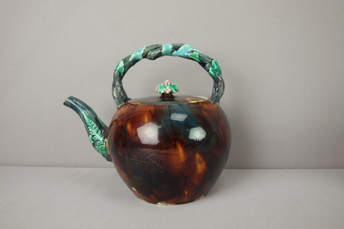 WEDGWOOD mottled majolica tea kettle with ferns o: WEDGWOOD mottled majolica tea kettle with ferns on spout, 7" , professional handle and spout repair