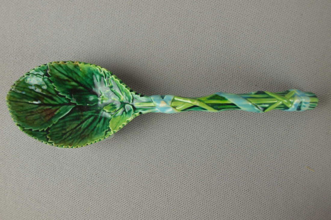 GEORGE JONES majolica large strawberry spoon, pro: GEORGE JONES majolica large strawberry spoon, professional handle repair, 7 1/2"