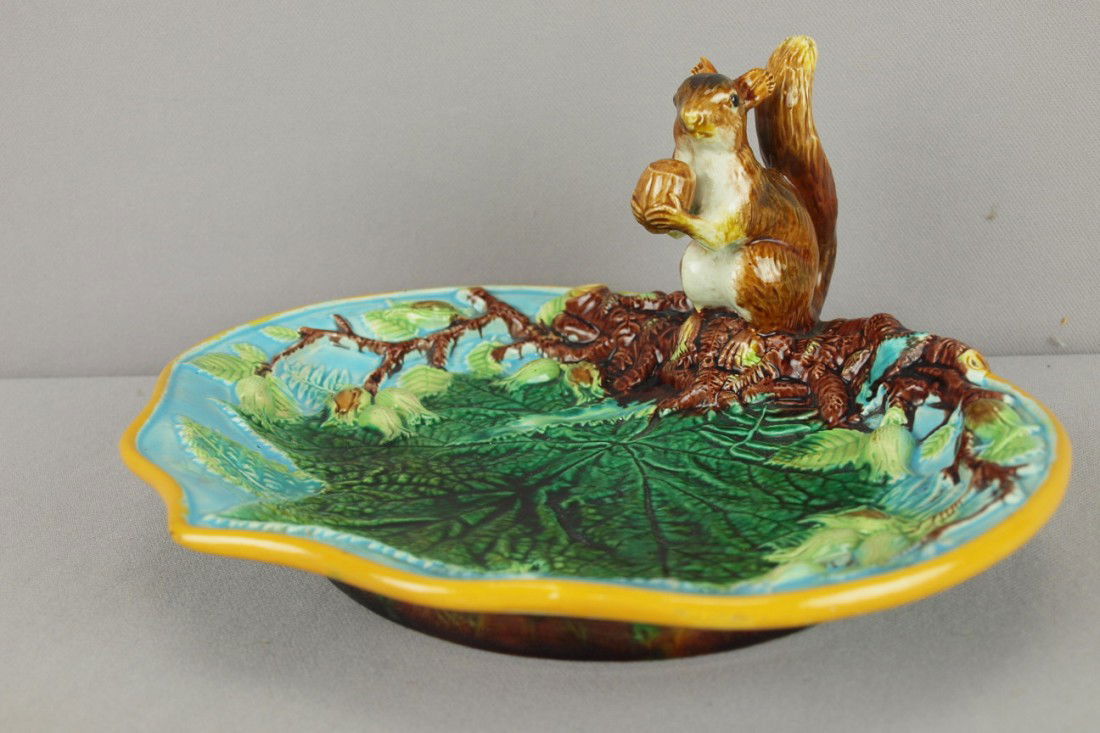 GEORGE JONES leaf serving tray with squirrel hand: GEORGE JONES leaf serving tray with squirrel handle, professional repair to squirrel's ears and tail, 10 1/2"w