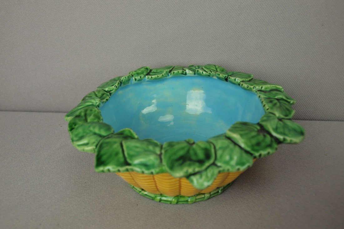 MINTON small bowl in the from of a basket with le: MINTON small bowl in the from of a basket with leaf rim, 5 3/4"d, minor rim nick to under side