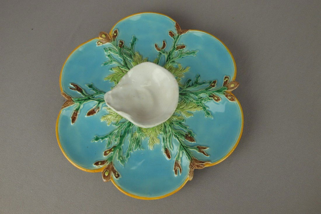 GEORGE JONES majolica turquoise 6 well oyster pla: GEORGE JONES majolica turquoise 6 well oyster plate with raised center shell, great color and detail, 10 1/4"
