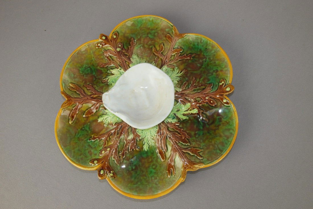 GEORGE JONES majolica mottled 6 well oyster plate: GEORGE JONES majolica mottled 6 well oyster plate with raised center shell, great color, 10"