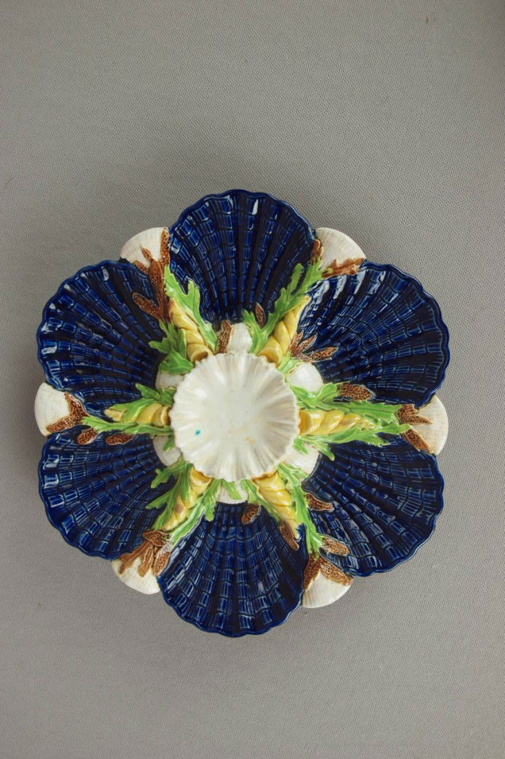 GEORGE JONES cobalt 6 well oyster plate, outstand: GEORGE JONES cobalt 6 well oyster plate, outstanding color and detail, 8 3/4"