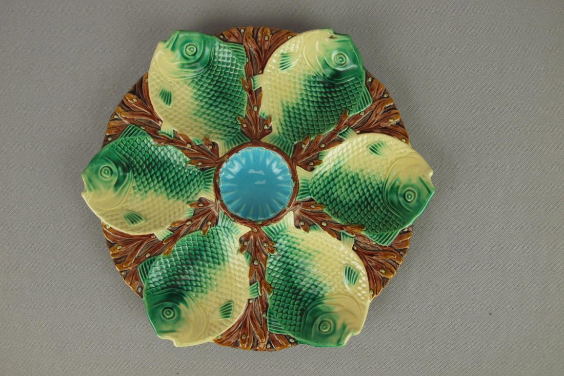 MINTON green, yellow and brown 6 well fish and se: MINTON green, yellow and brown 6 well fish and seaweed oyster plate, great color and detail, 11"