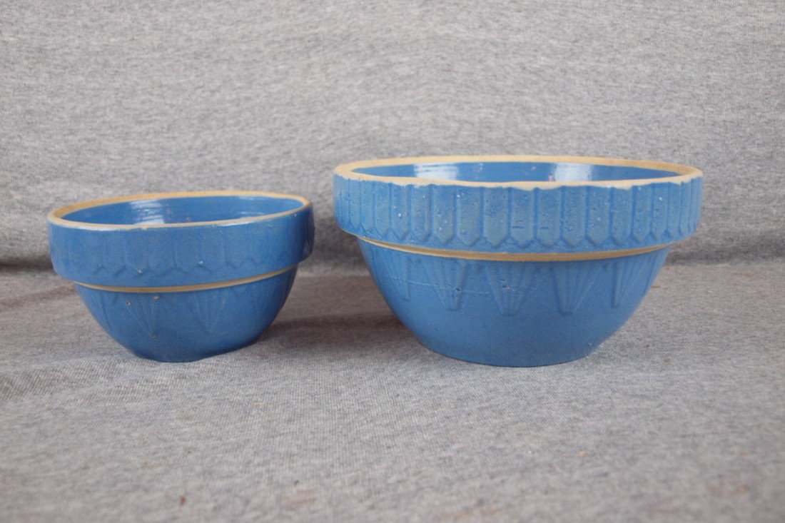 Blue and white stoneware lot of 2 Pyramid and Reve