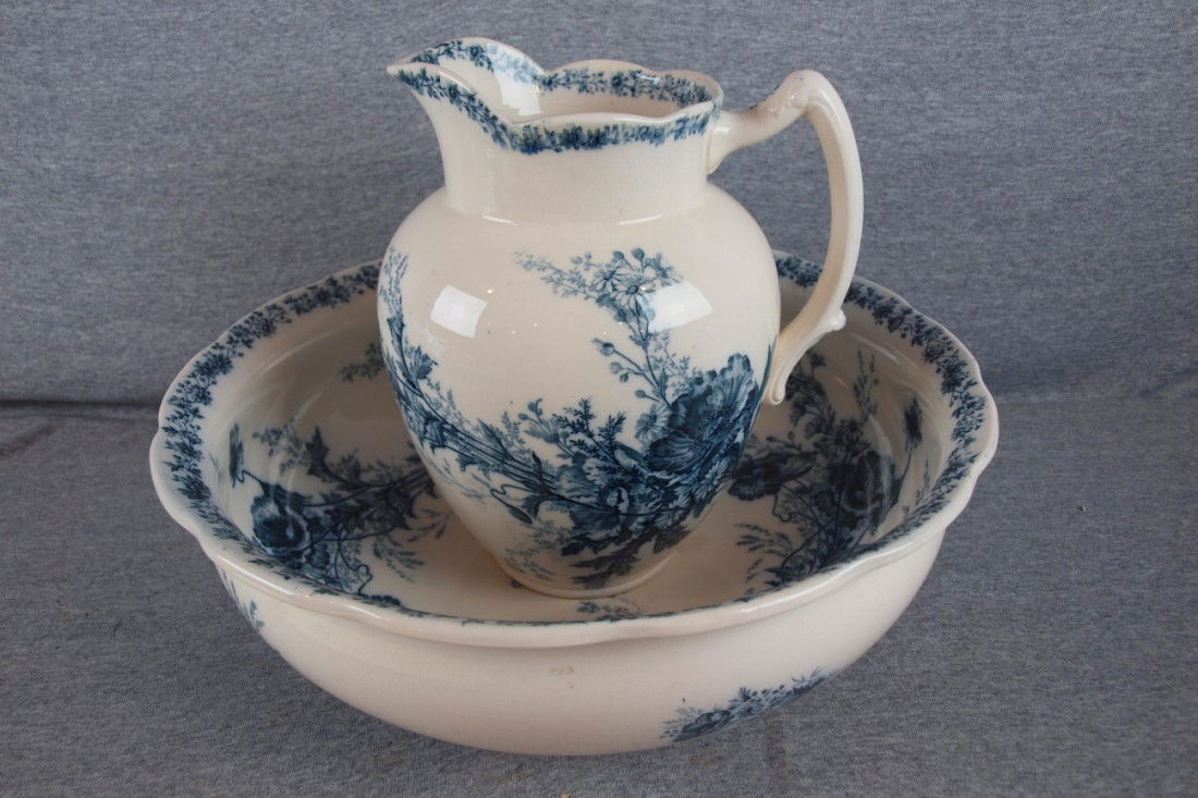 Villeroy and Bach blue and white porcelain wash bo: Villeroy and Bach blue and white porcelain wash bowl and pitcher