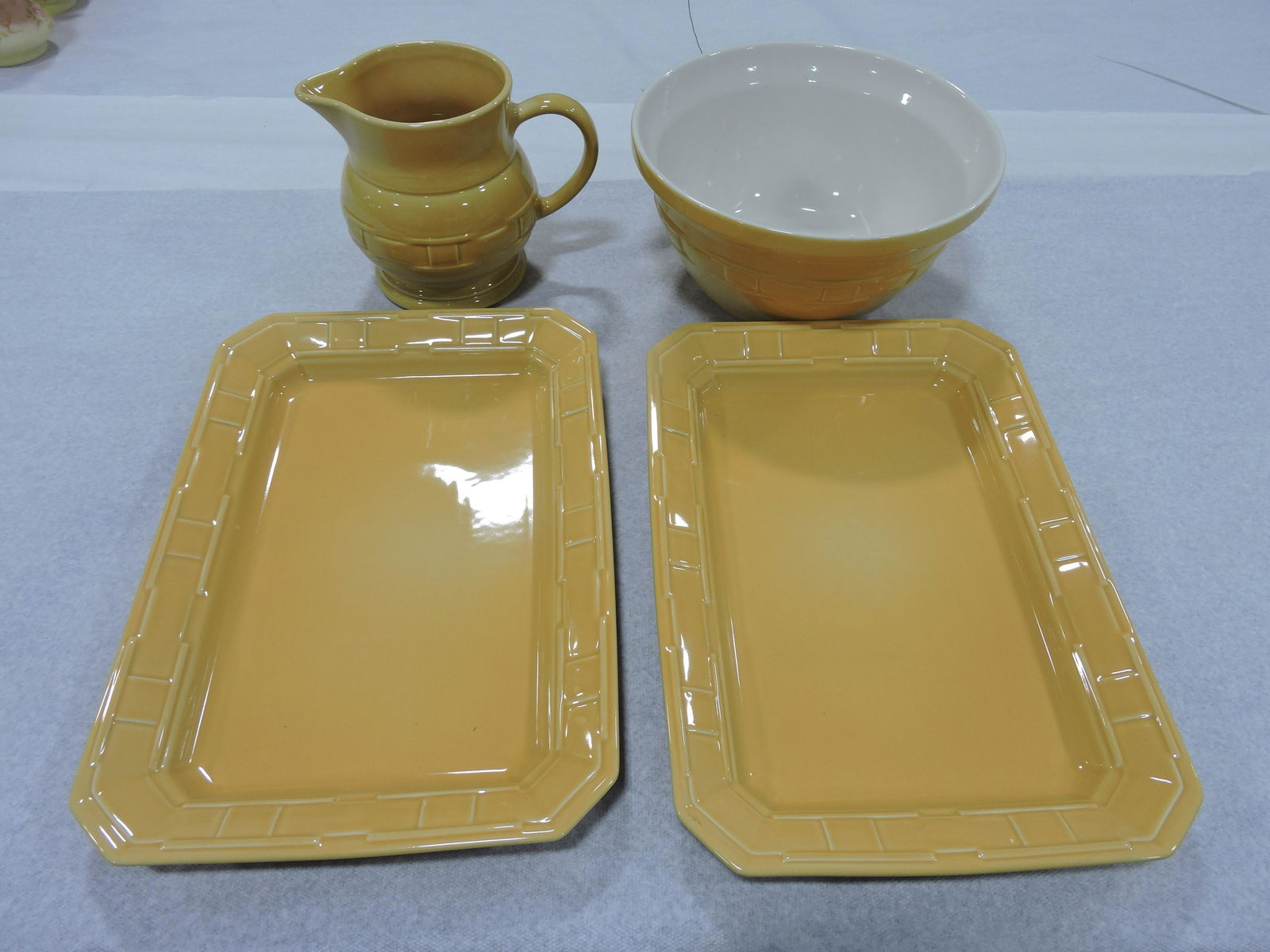 Hall China Longaberger lot of 4 pcs, (1 of 1)