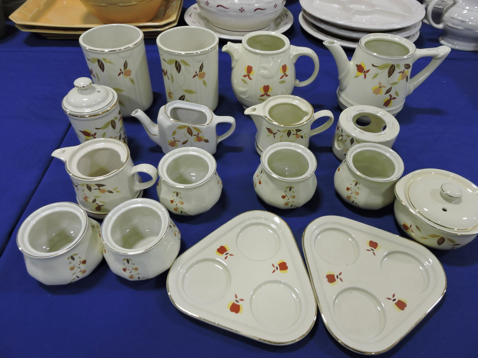 Hall China Autumn Leaf lot of 17 assorted pcs (1 of 1)