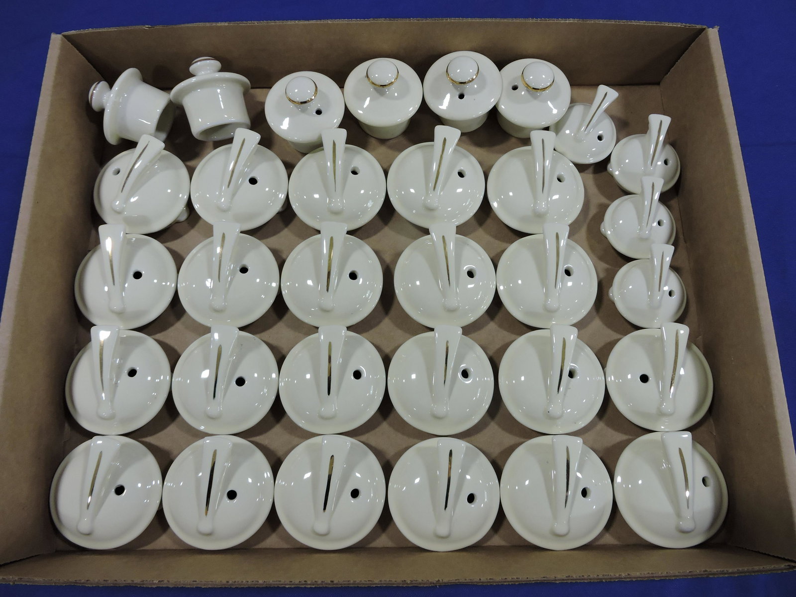Hall China box of lids: .