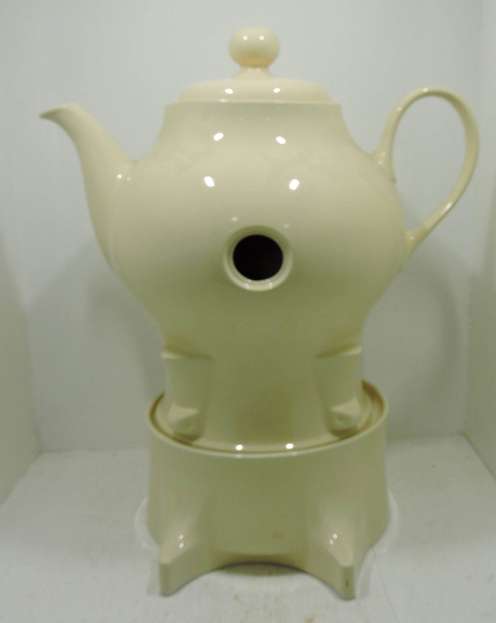 Hall China tea dispenser (1 of 1)