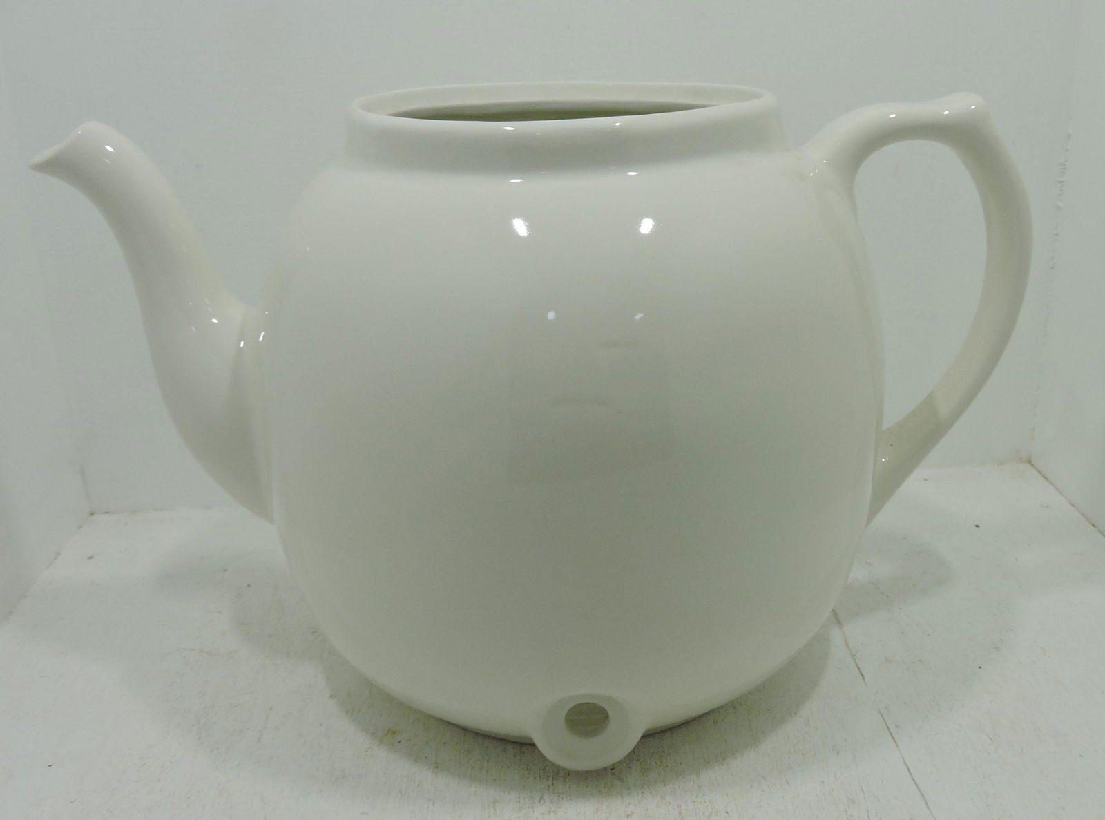Hall China tea dispenser, white, no lid (1 of 1)