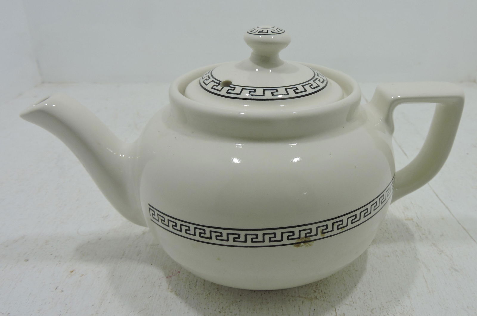 Hall China Boston teapot with Greek key (1 of 1)