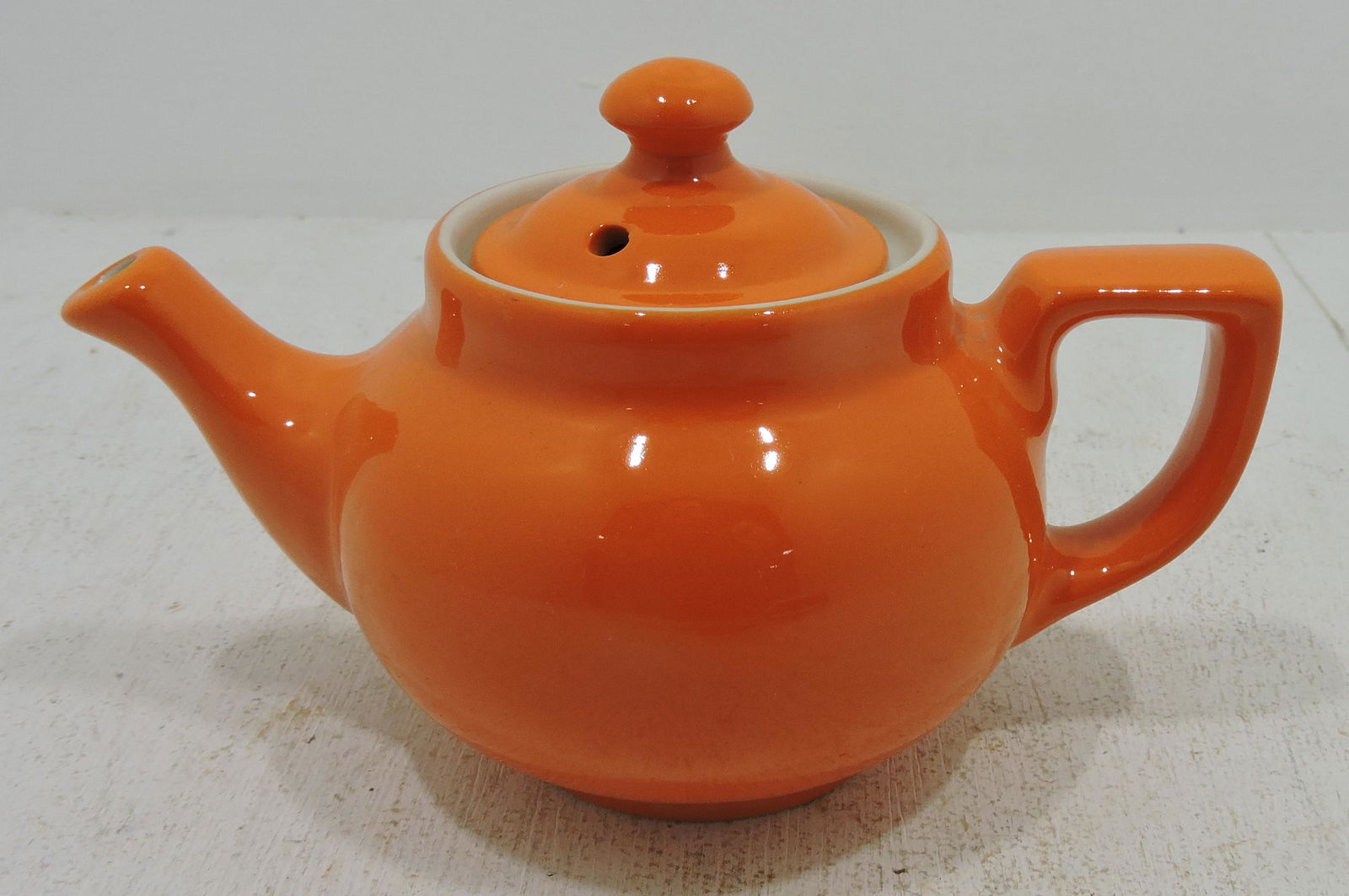 Hall China Boston teapot, orange, 2 cup (1 of 1)