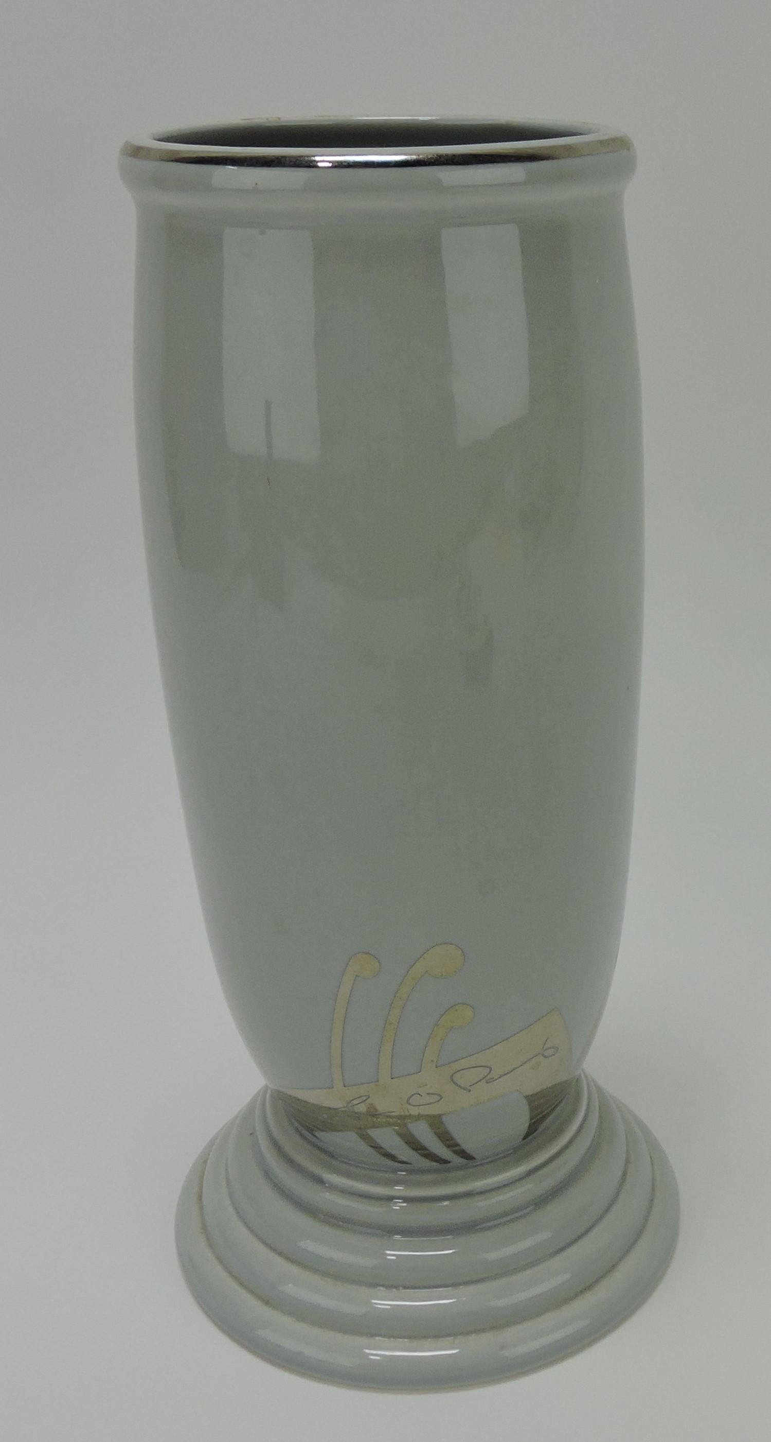 Fiesta Post 86 Millennium III vase, (1 of 2)