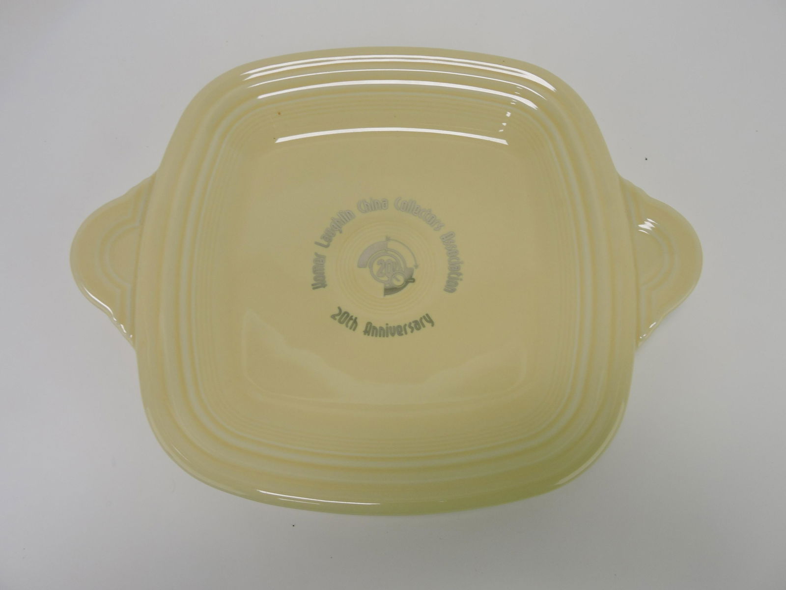 Fiesta Post 86 ivory tab handled tray, (1 of 2)