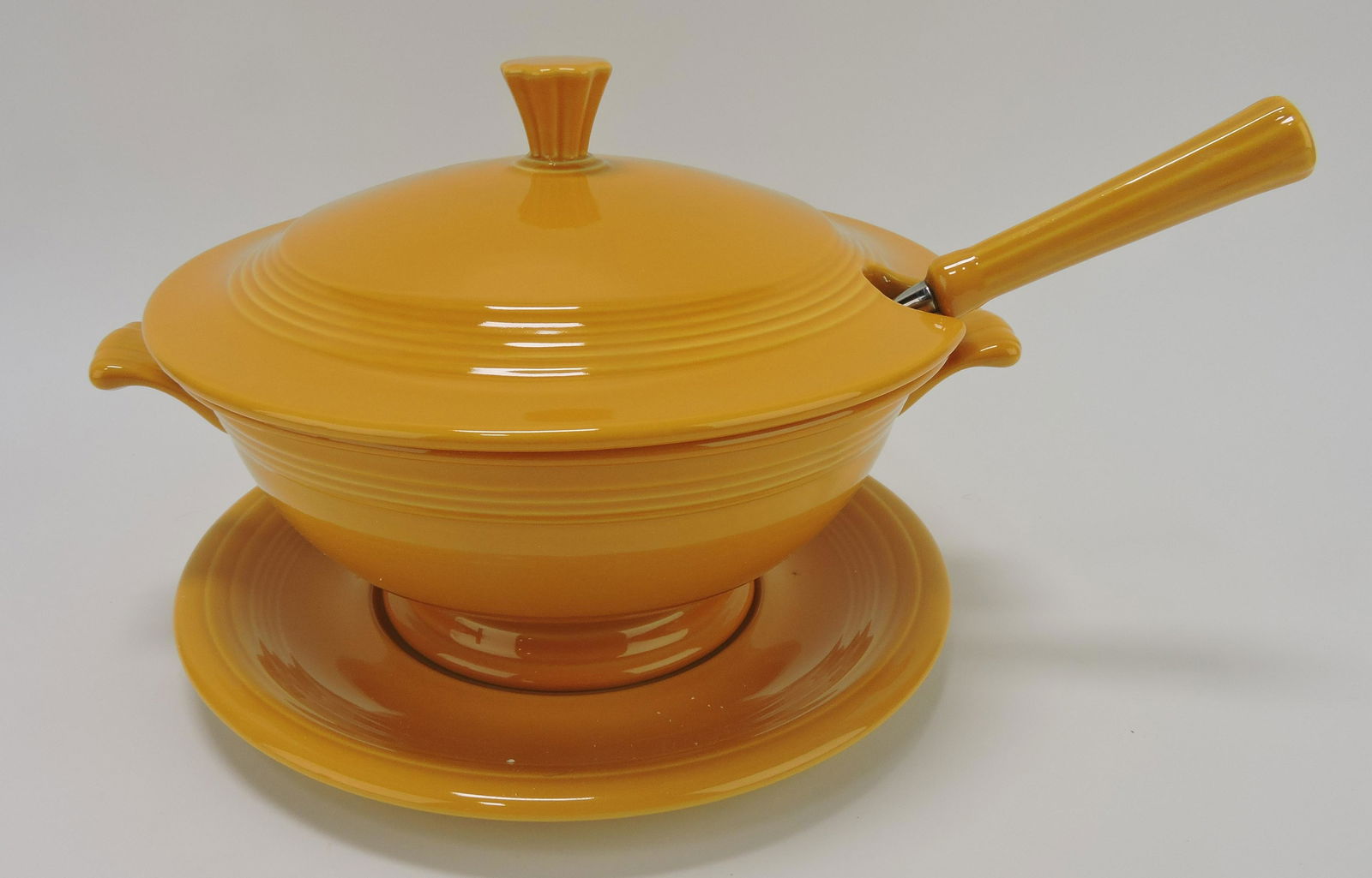 Fiesta Post 86 marigold soup tureen, (1 of 1)