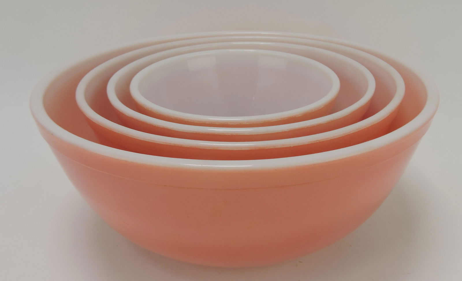Pyrex set of 4 pink nested bowls (1 of 1)