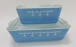 Pyrex lot of 2 covered dishes