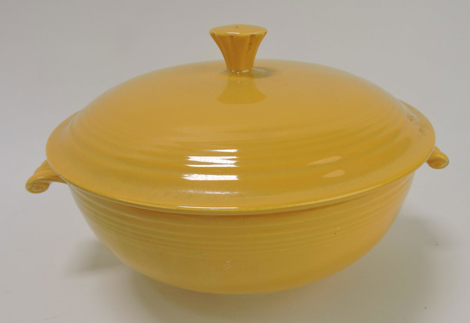 Fiesta casserole, yellow, nick to (1 of 1)