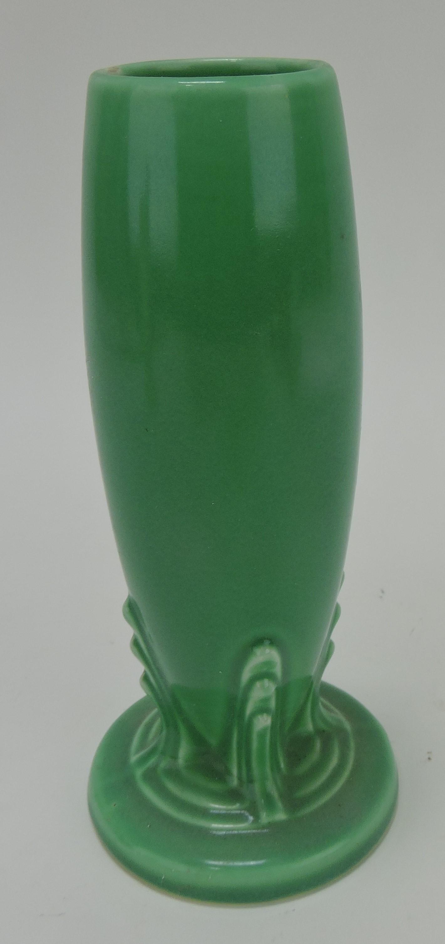 Fiesta bud vase, green (1 of 1)