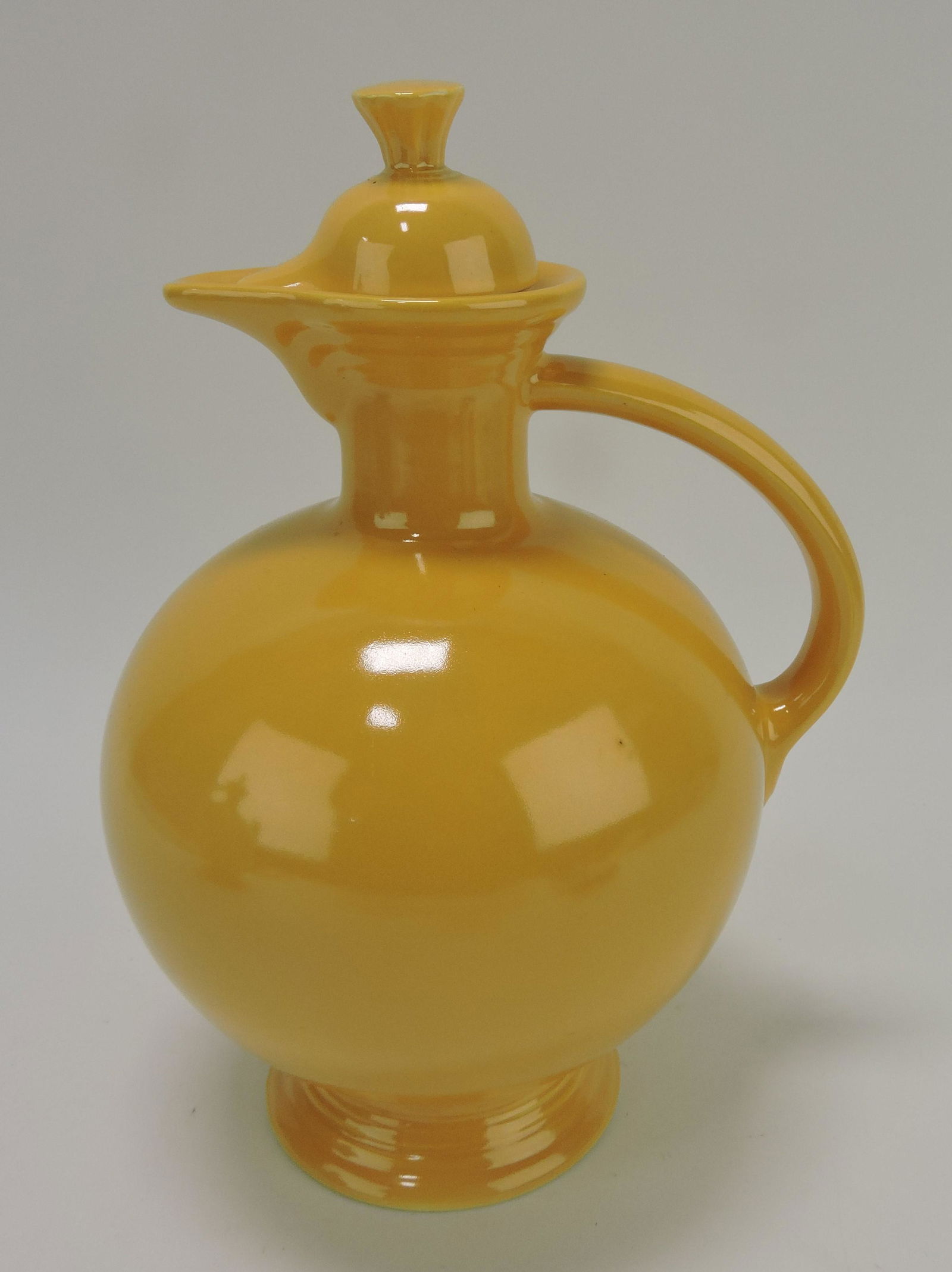 Fiesta carafe, yellow (1 of 1)