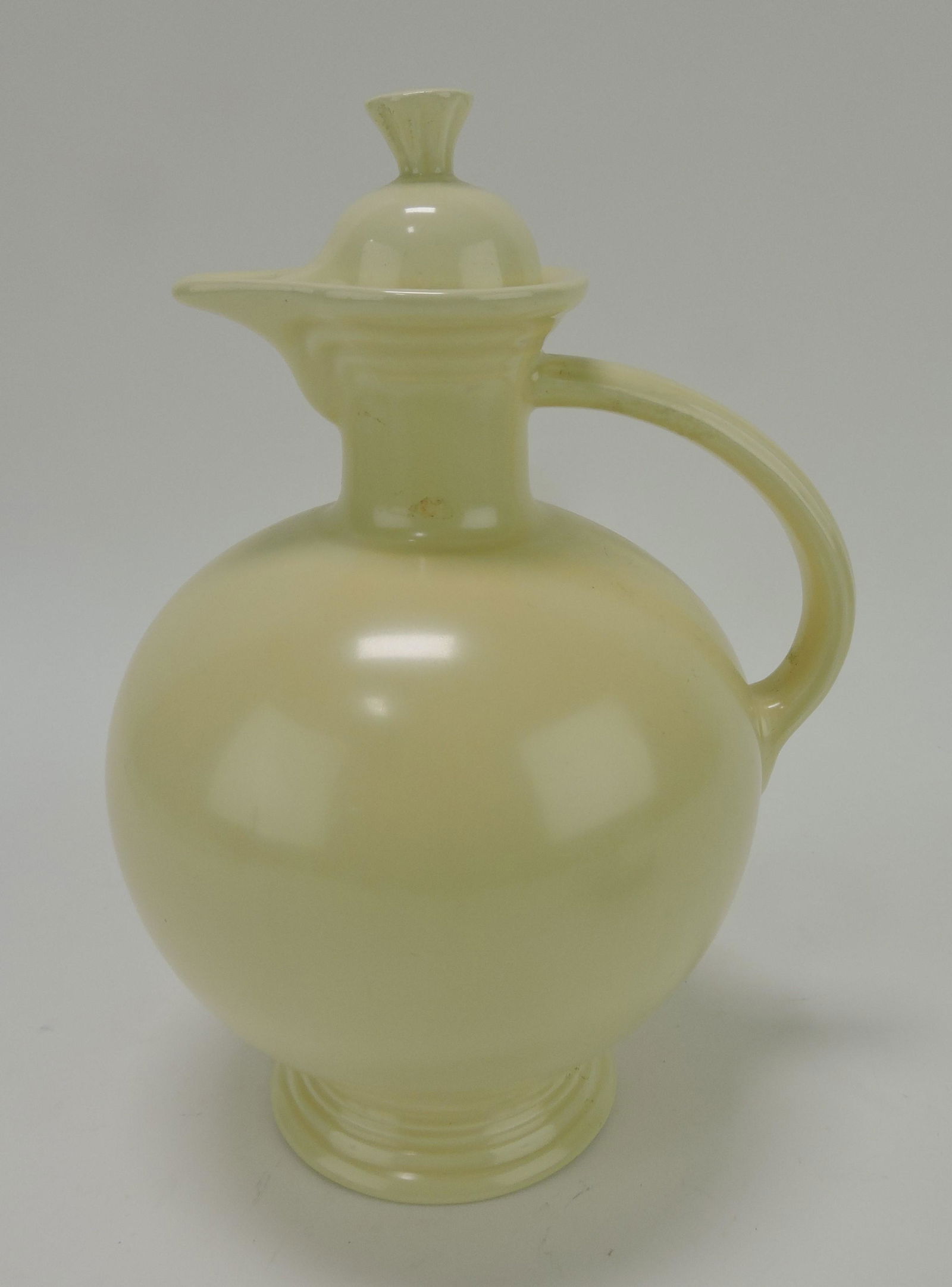 Fiesta carafe, ivory (1 of 1)