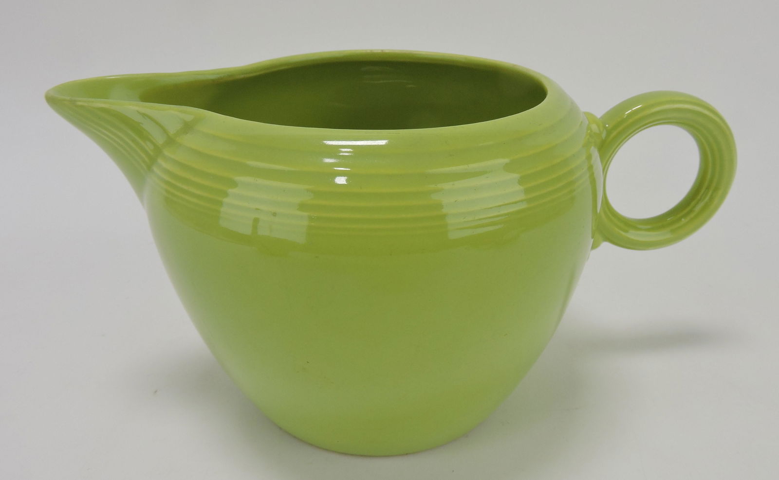 Fiesta two pint jug, chartreuse (1 of 1)