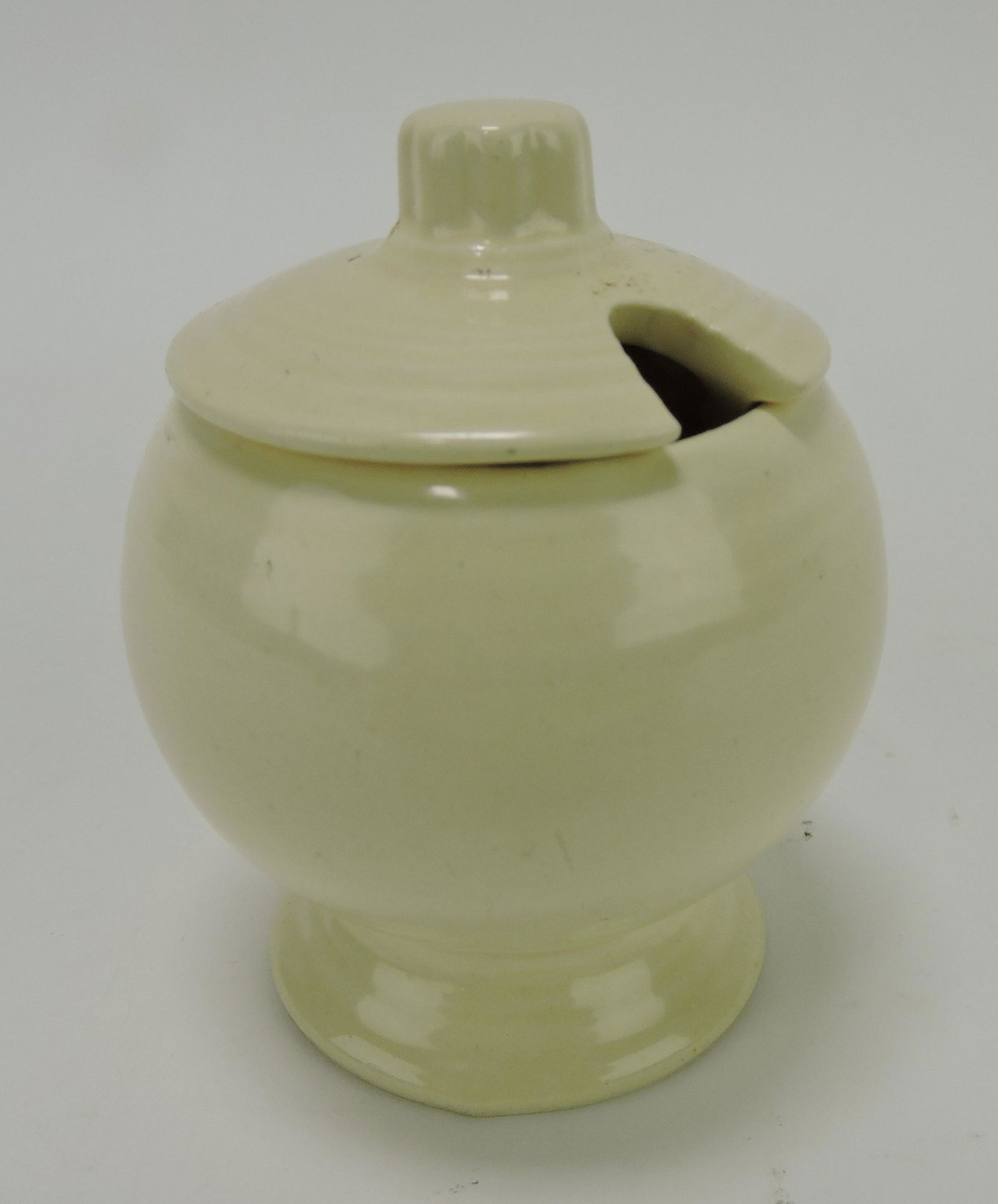 Fiesta mustard, ivory, minor (1 of 1)