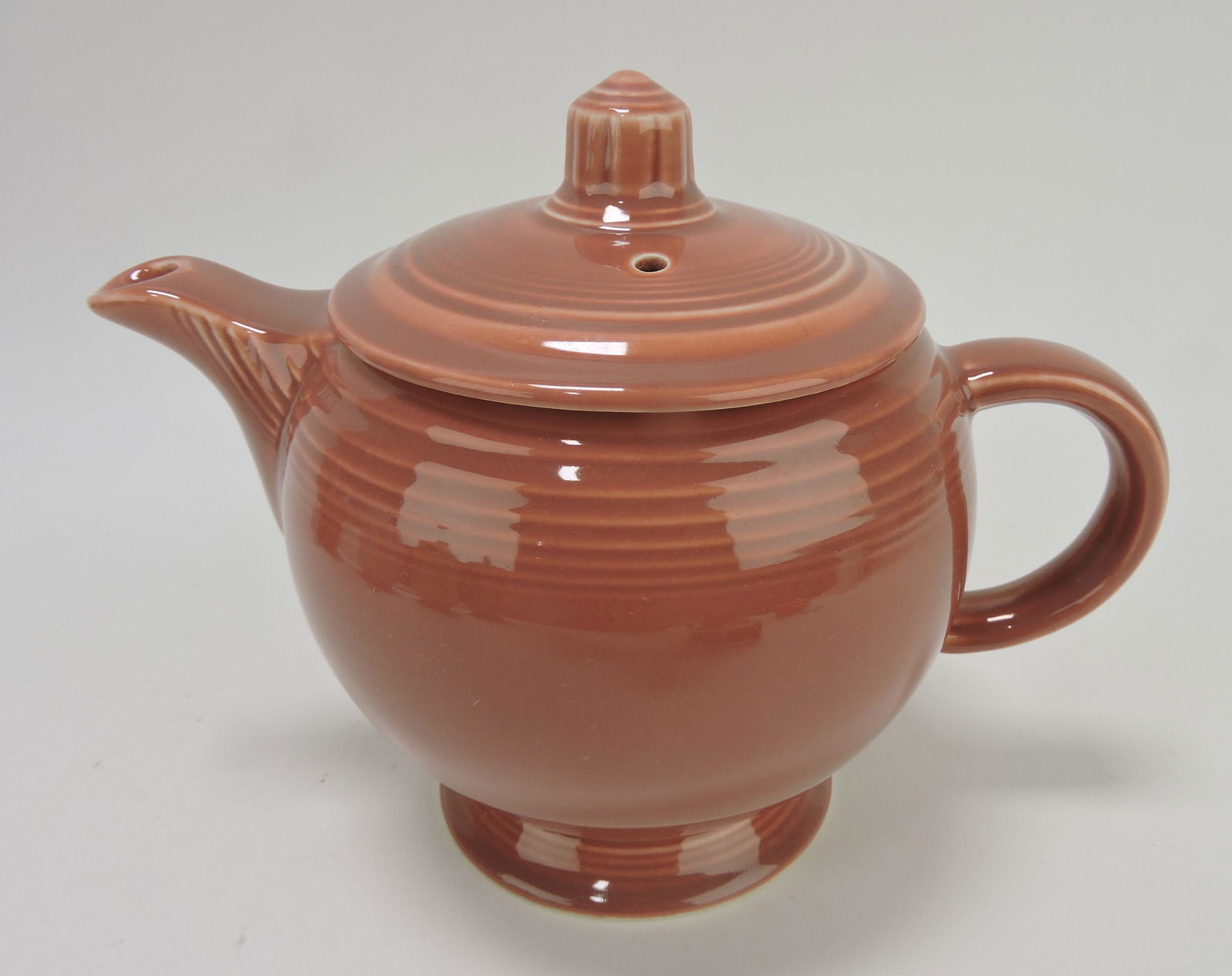 Fiesta medium teapot, rose (1 of 1)