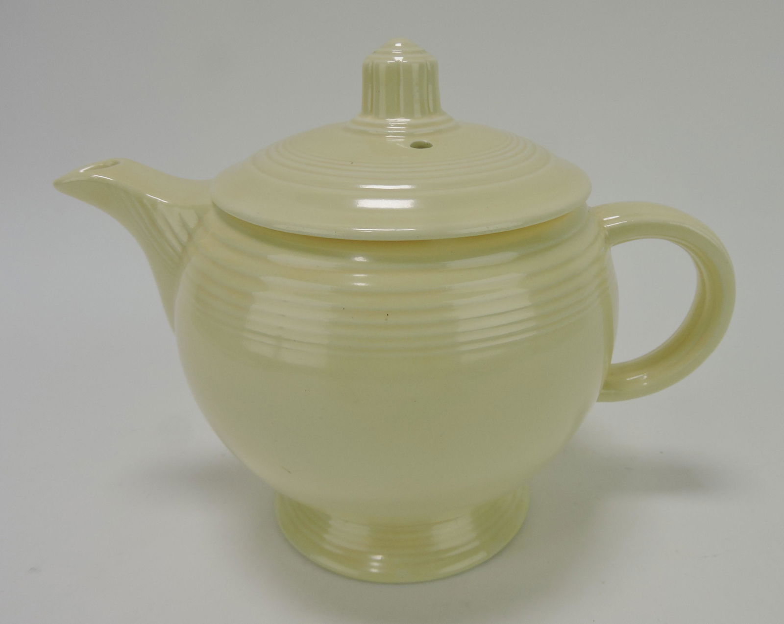 Fiesta medium teapot, ivory (1 of 1)