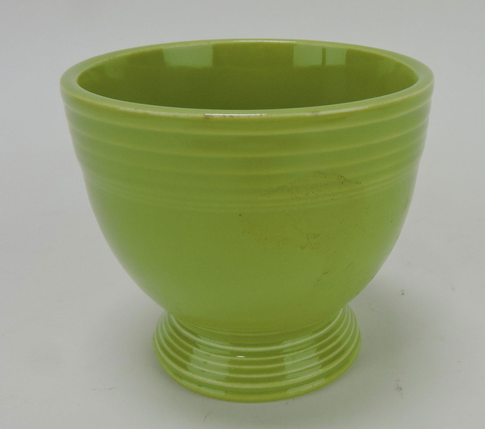 Fiesta egg cup, chartreuse, minor (1 of 1)
