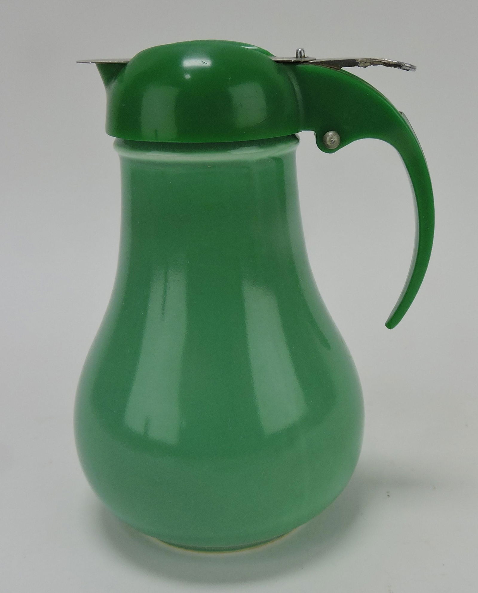 Fiesta syrup pitcher, green (1 of 1)
