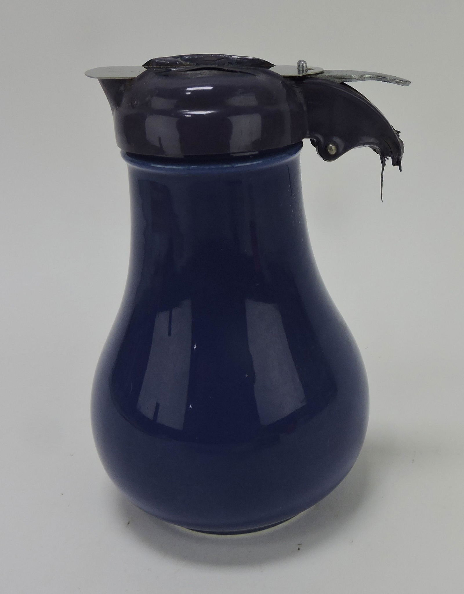 Fiesta syrup pitcher, cobalt, broken (1 of 1)