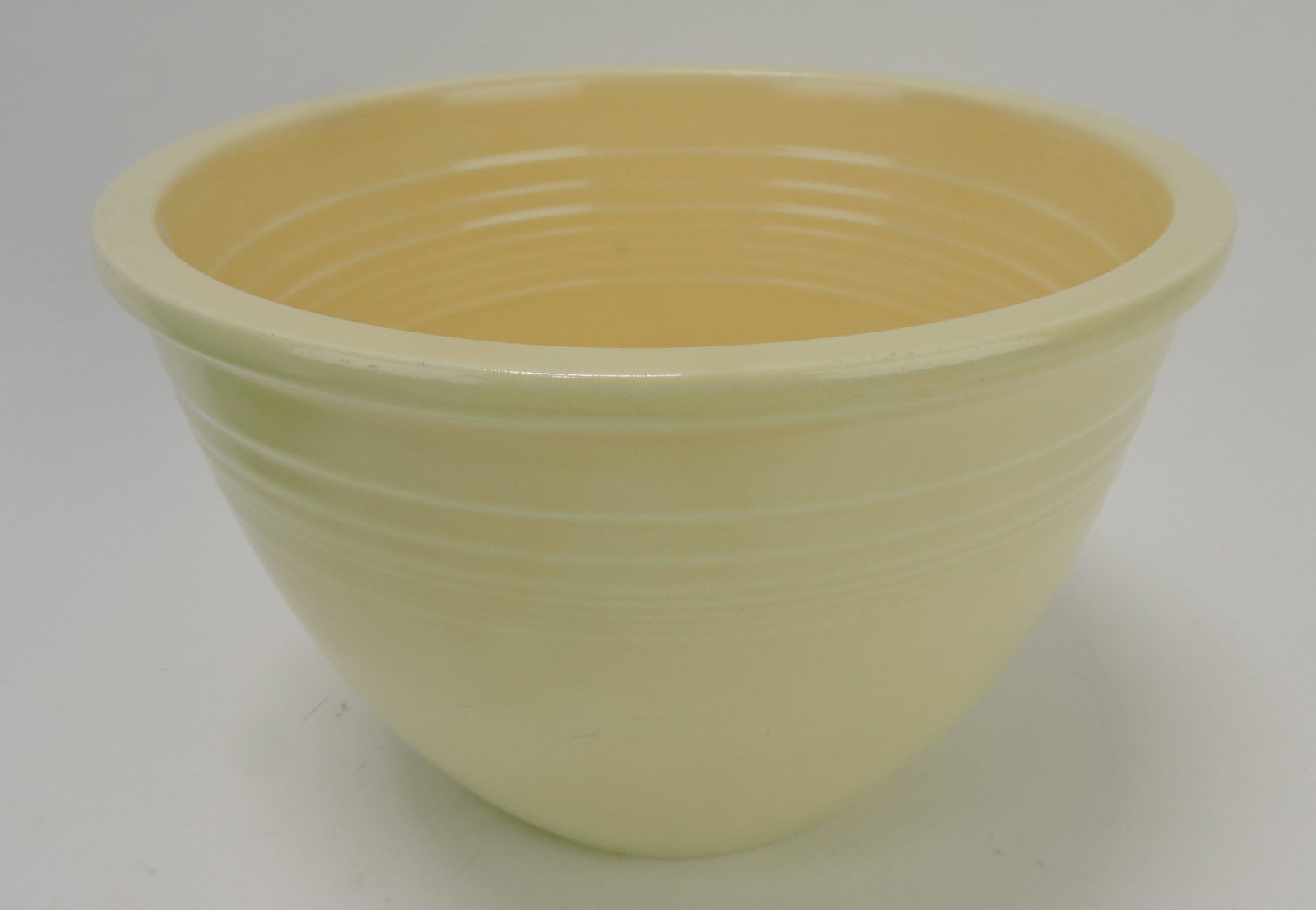 Fiesta #4 mixing bowl, ivory: .