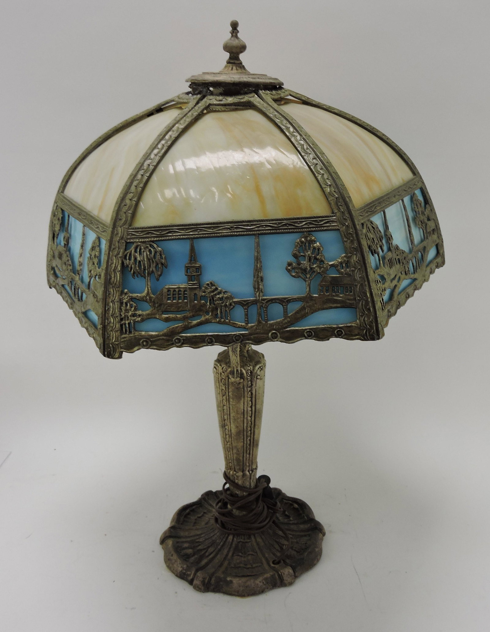 Panel glass table lamp with filigree (1 of 2)