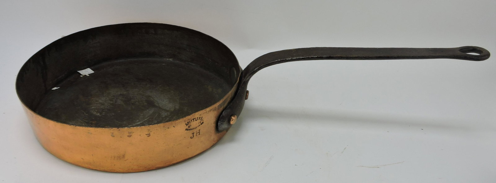 Mutual New York large copper pan (1 of 2)