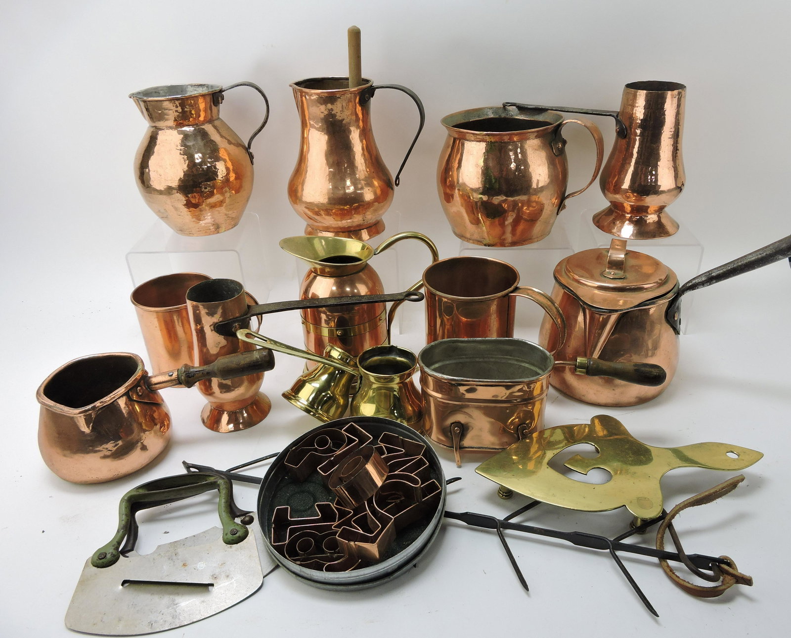 Large lot of copper and brass items, (1 of 1)