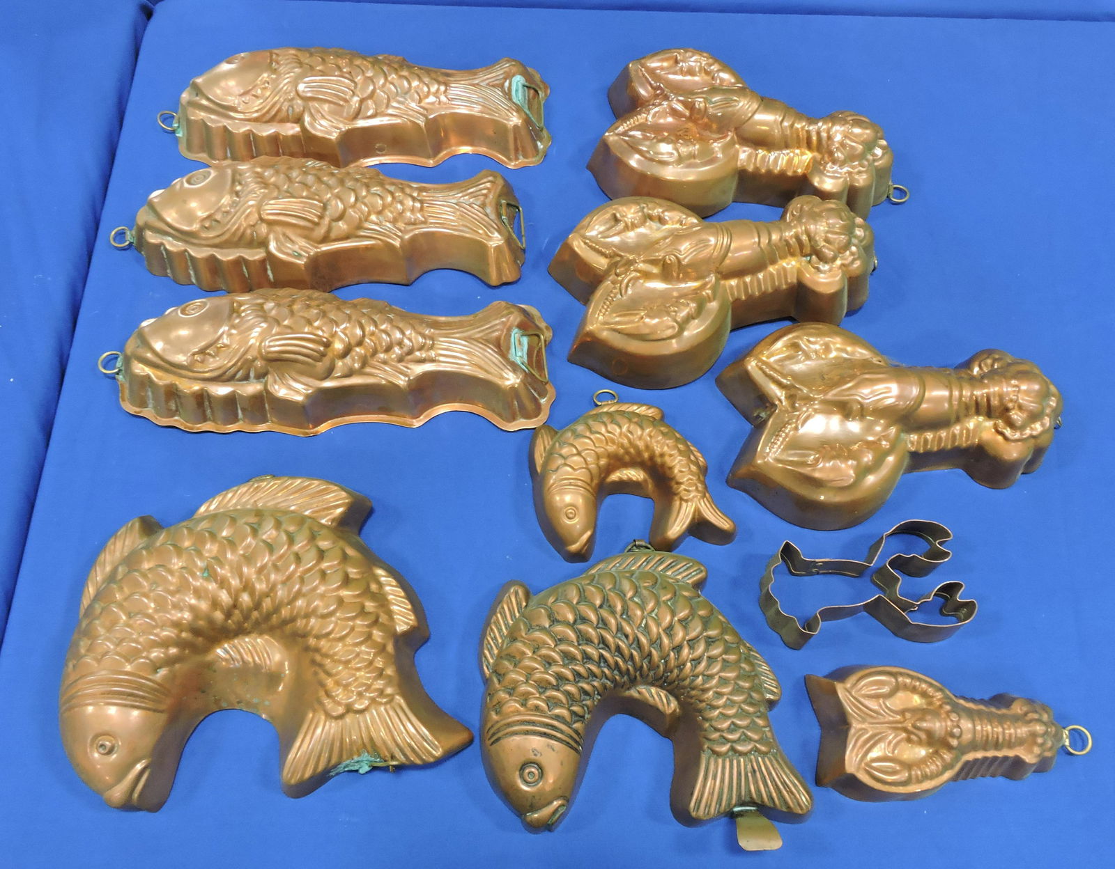 Lot of 11 copper food molds in form (1 of 1)