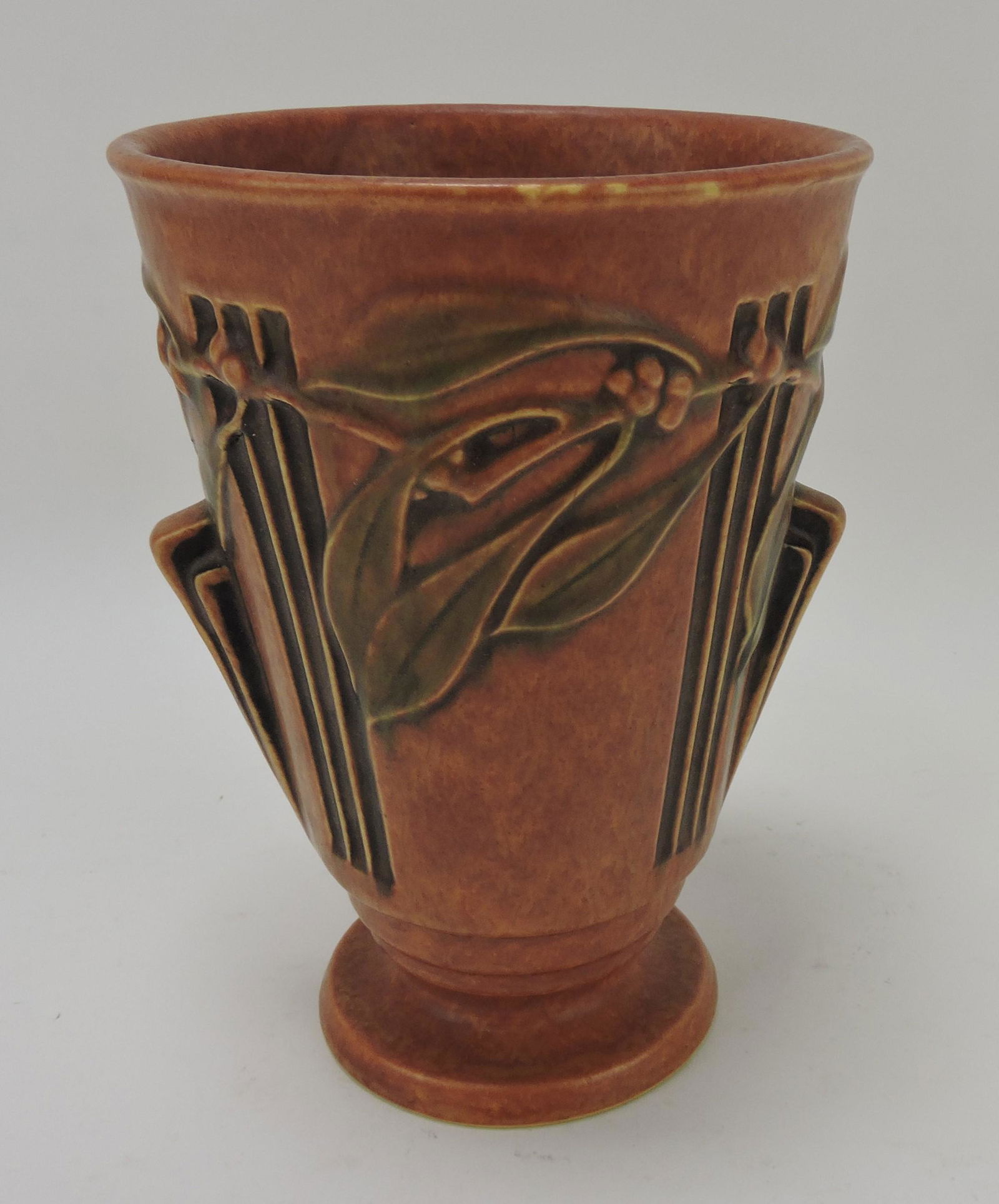 Roseville laurel 8" vase, 1934 (1 of 1)