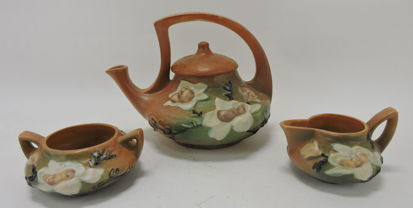 Roseville brown Magnolia 3 pc tea set (1 of 1)