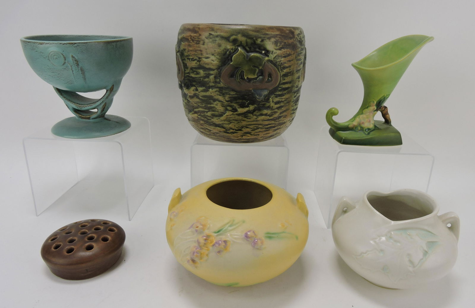 Roseville lot of 6 pieces: blue compote, (1 of 1)