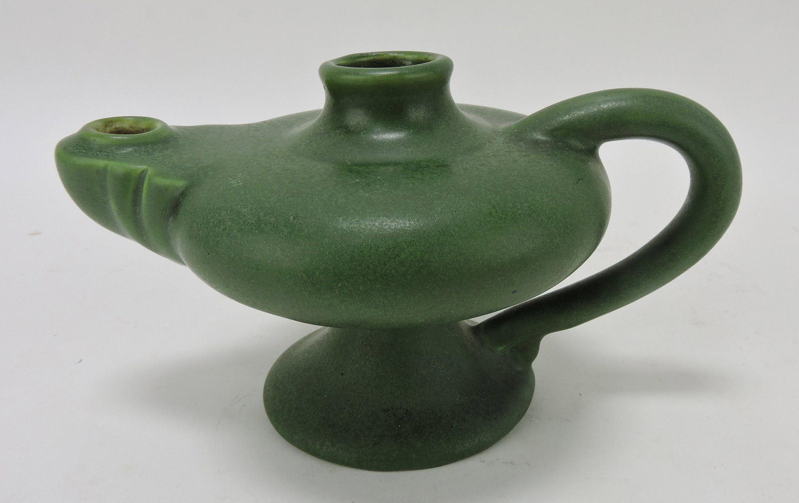 Hampshire Pottery Aladdin lamp: candle holder, 3 3/4"